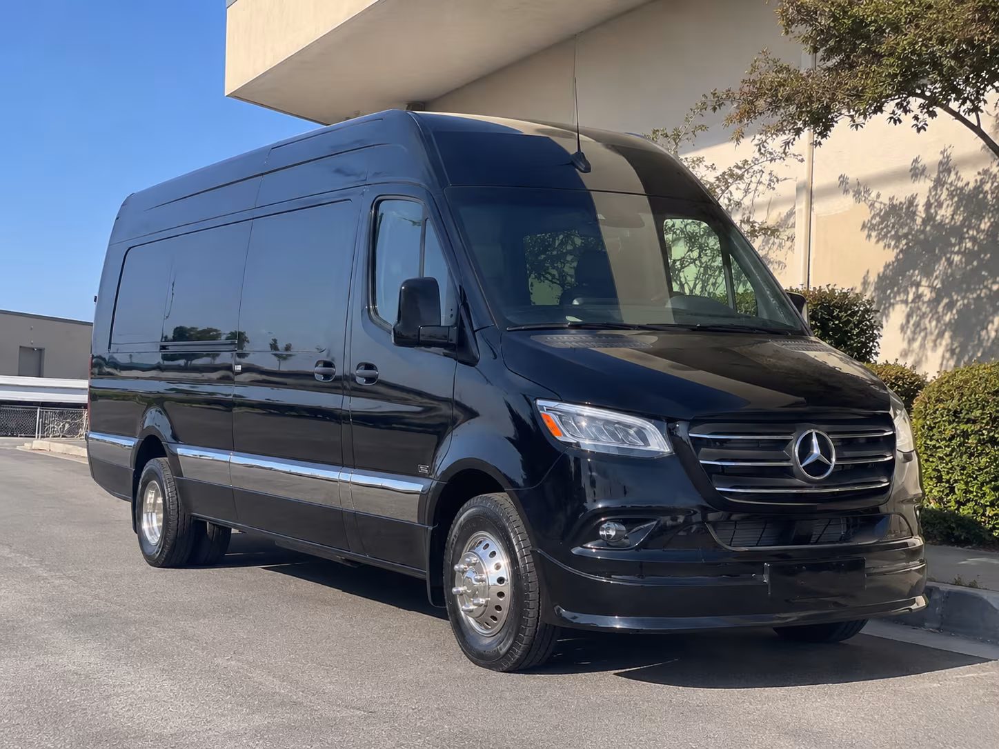 bus rental options for arlington trips