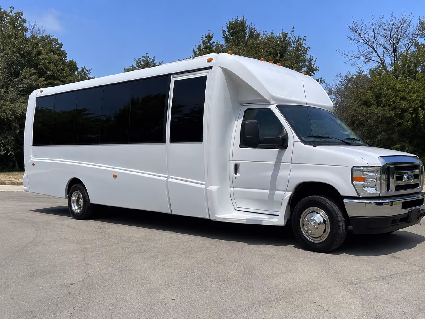 party buses for the arlington entertainment district