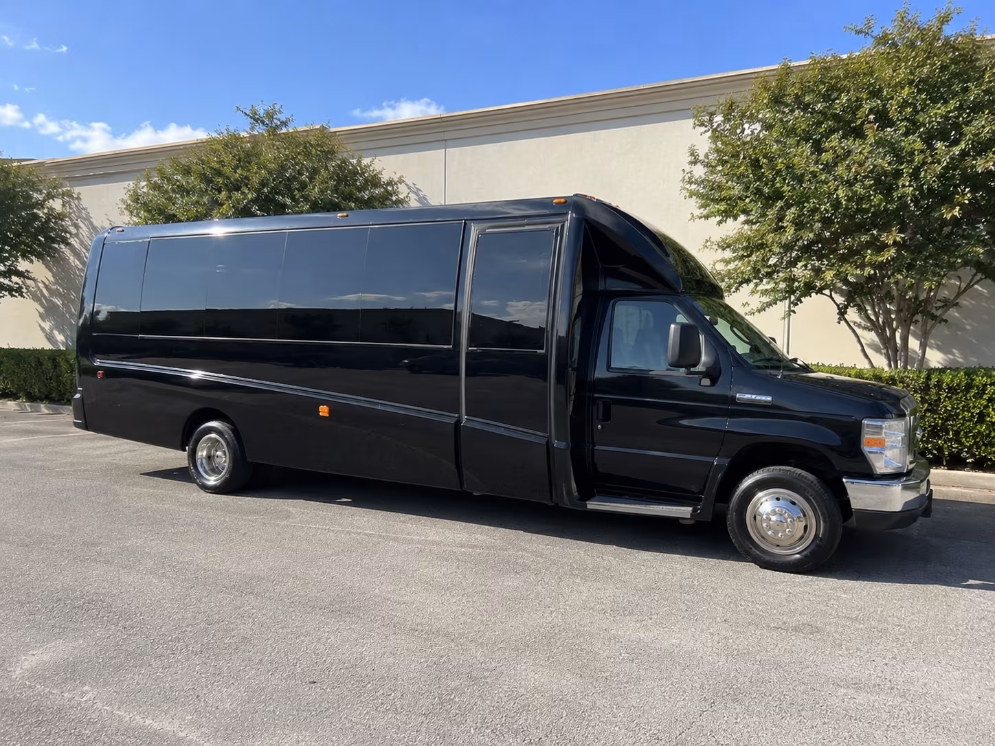 party buses to globe life field concerts and outdoor events